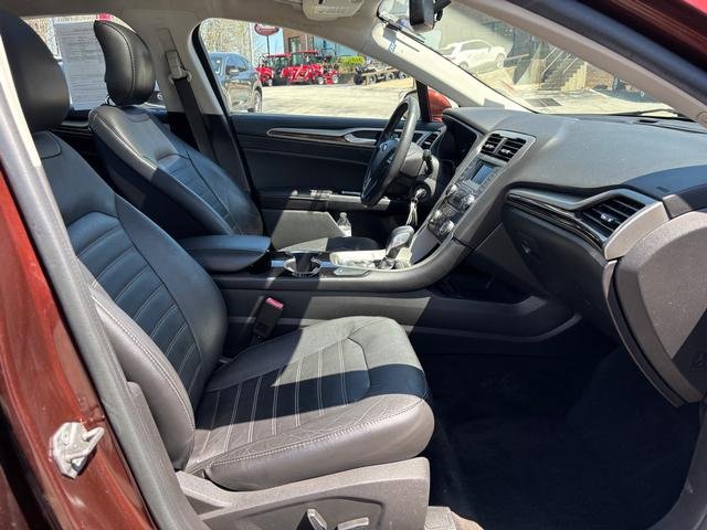 Used 2015 Ford Fusion SE FWD image 15