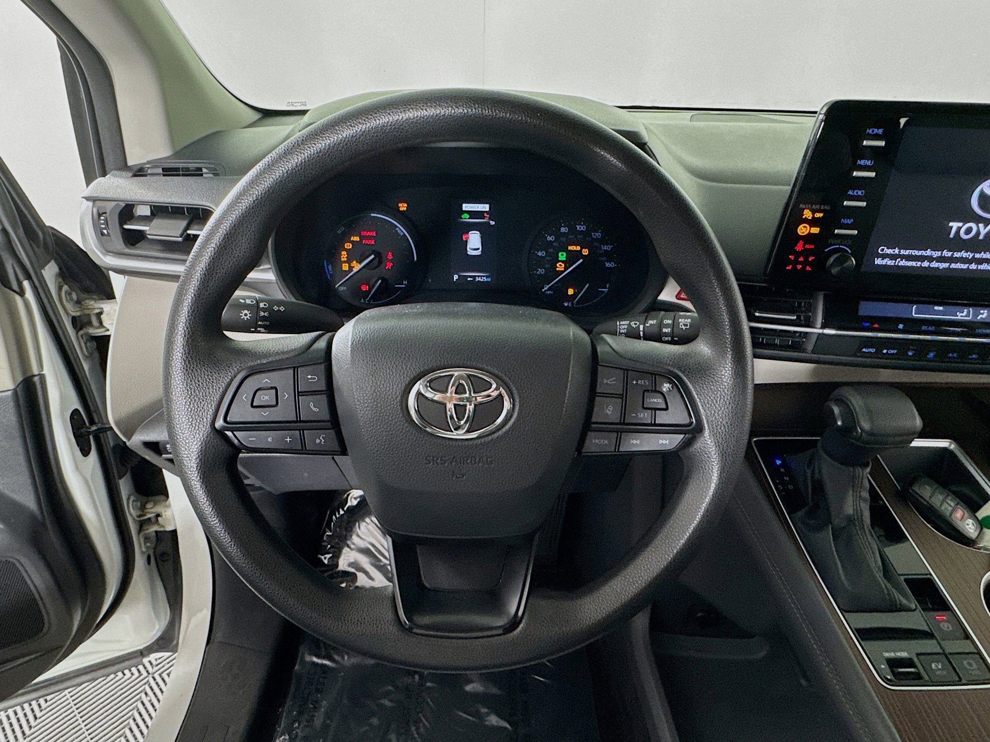 Certified 2024 Toyota Sienna LE image 13