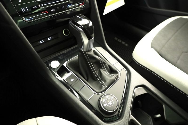 New 2026 Volkswagen Taos SE AWD/4WD image 21