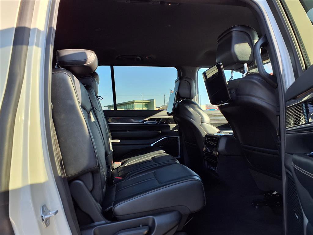 Used 2022 Jeep Wagoneer Series III w/ Rear Seat Video Group 1 image 27