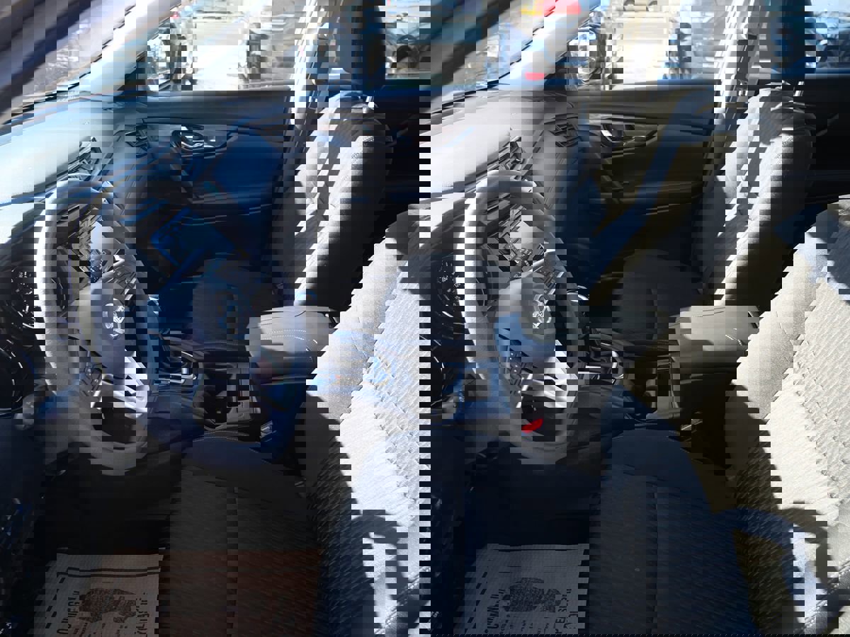 Used 2018 Nissan Rogue S image 10