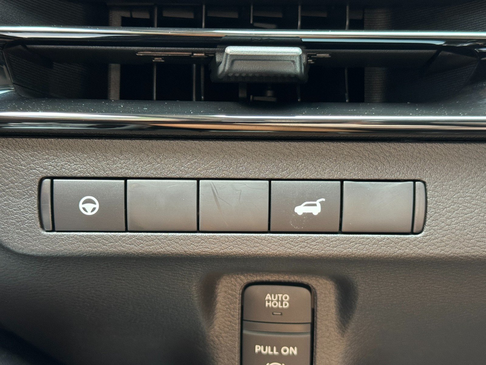 Used 2025 Nissan Murano SV AWD/4WD image 16