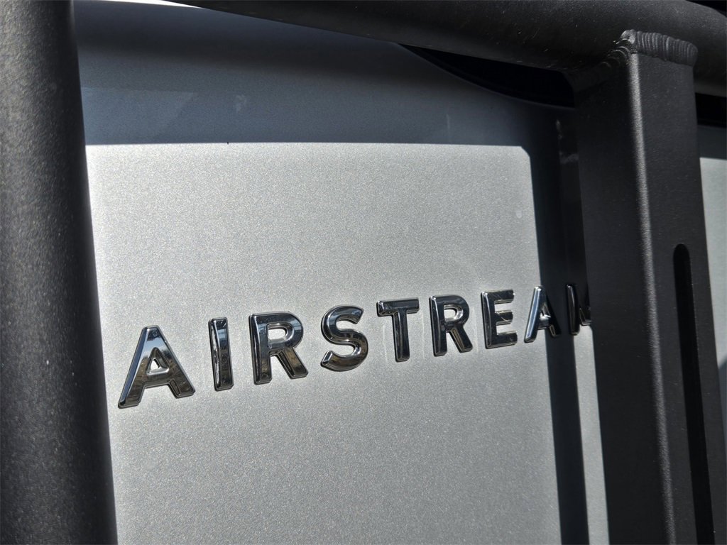 Used 2021 Mercedes-Benz Sprinter 144 Cargo image 11