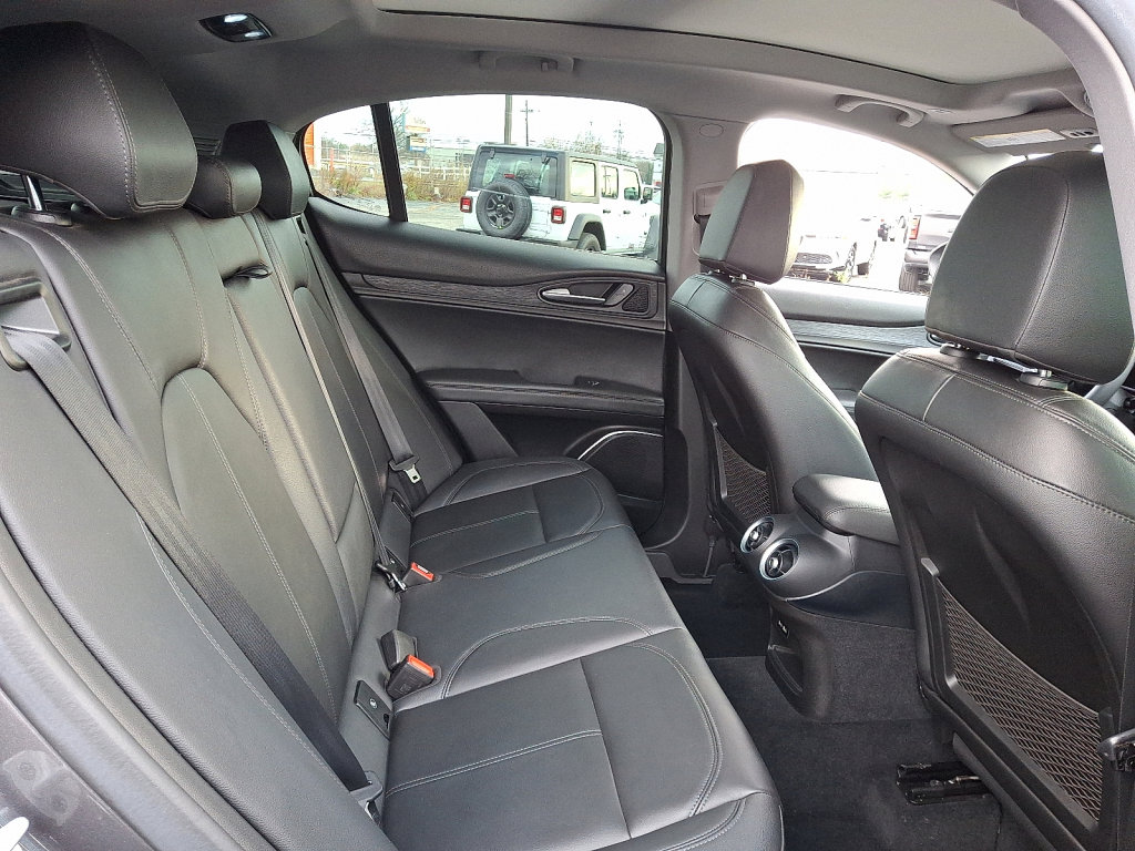 Used 2021 Alfa Romeo Stelvio Sprint w/ Sun & Sound Package image 15