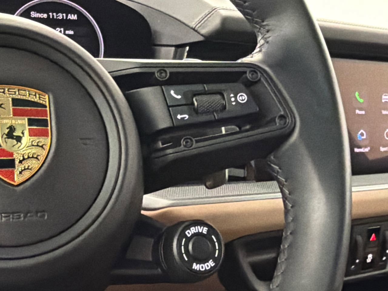 Used 2024 Porsche Cayenne S image 26