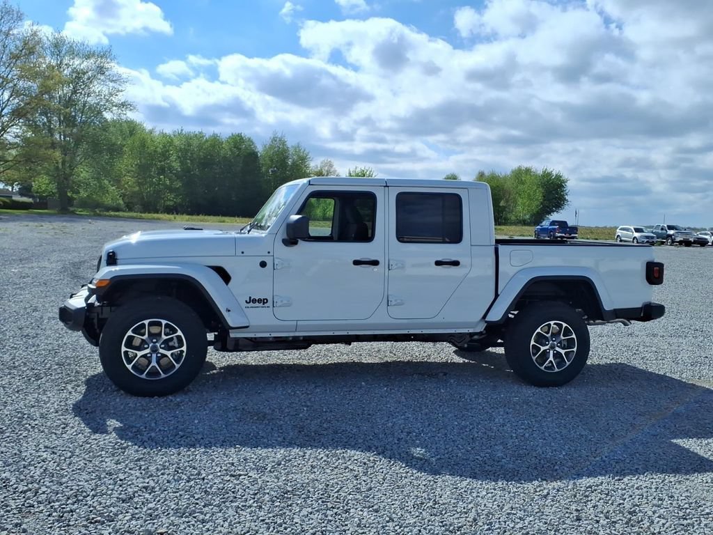 New 2026 Jeep Gladiator Sport AWD/4WD image 7