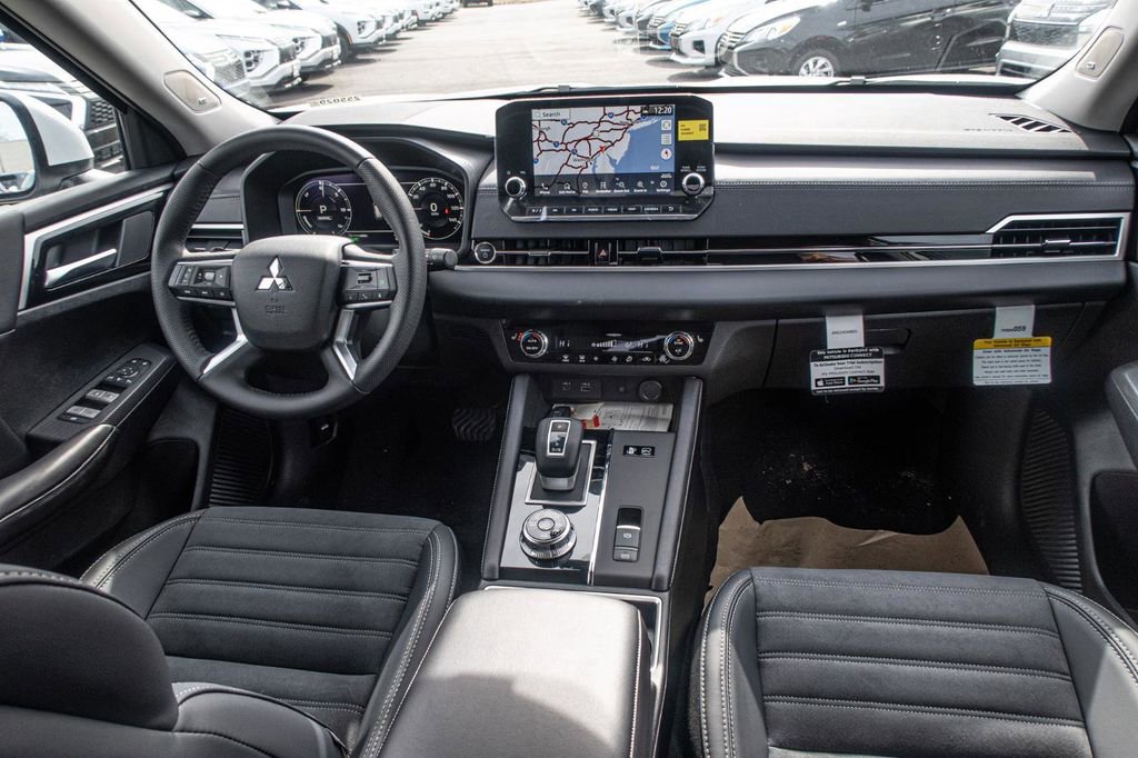 New 2025 Mitsubishi Outlander 4WD Plug-In Hybrid image 19