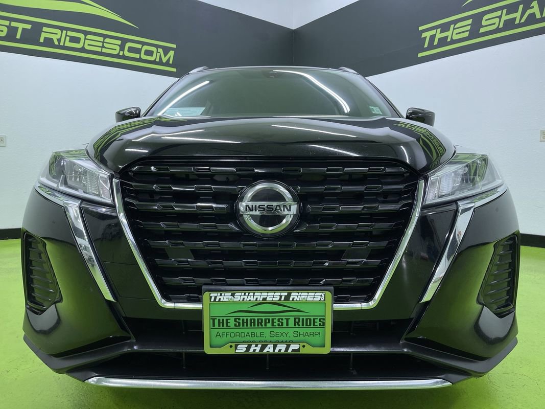 Used 2021 Nissan Kicks SV image 3