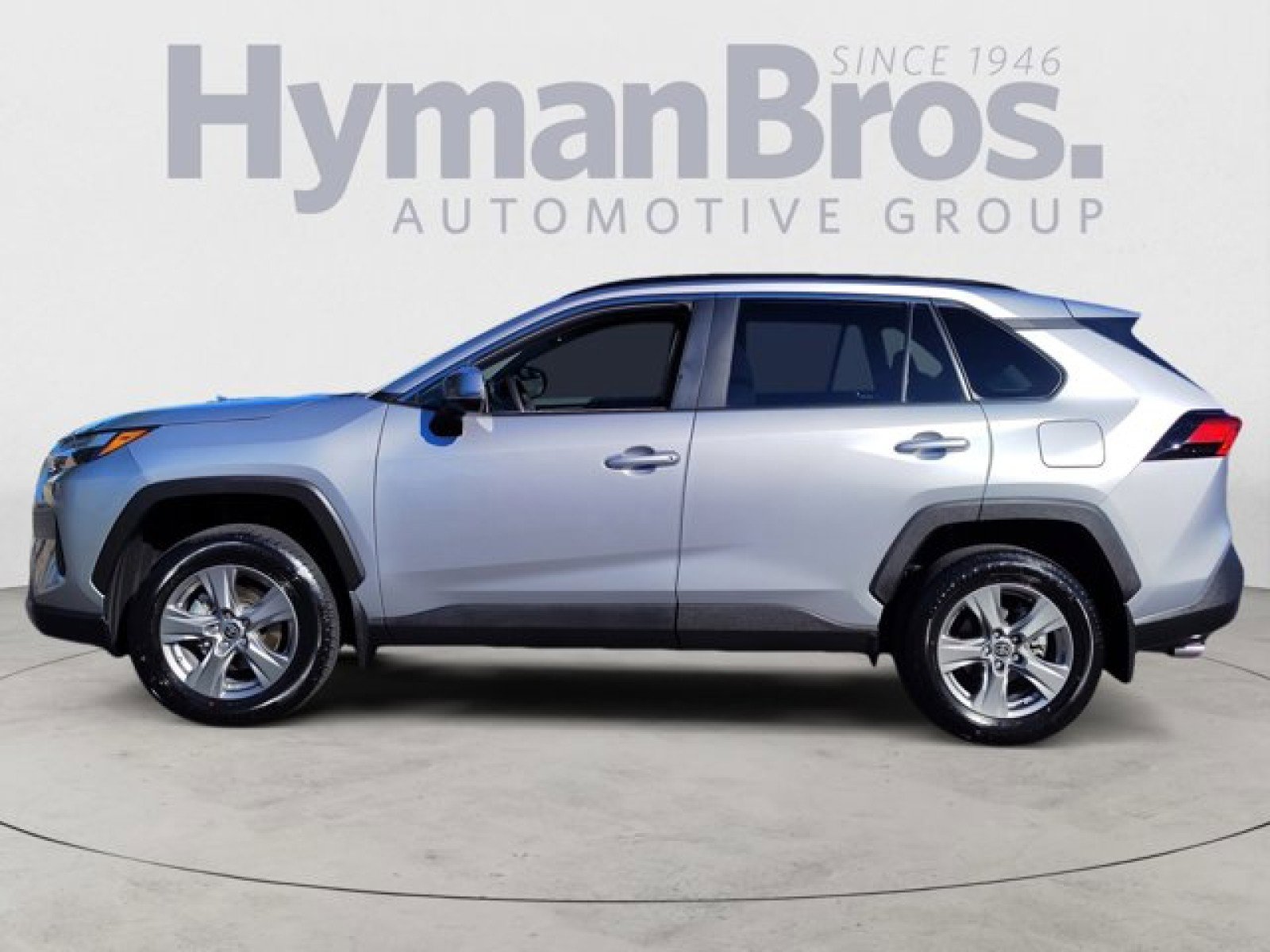 Used 2024 Toyota RAV4 XLE w/ Convenience Package image 6