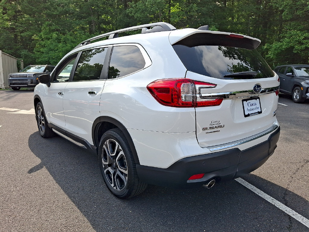 Used 2025 Subaru Ascent Touring w/ Popular Package #2 AWD/4WD image 4