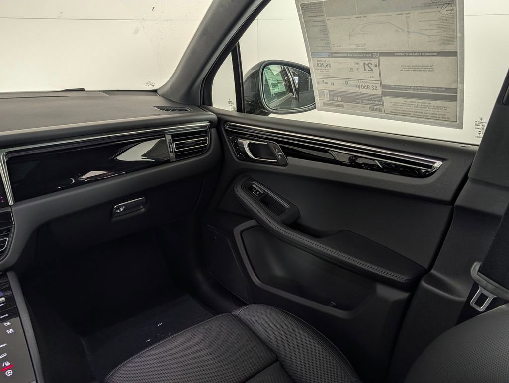 New 2026 Porsche Macan image 23