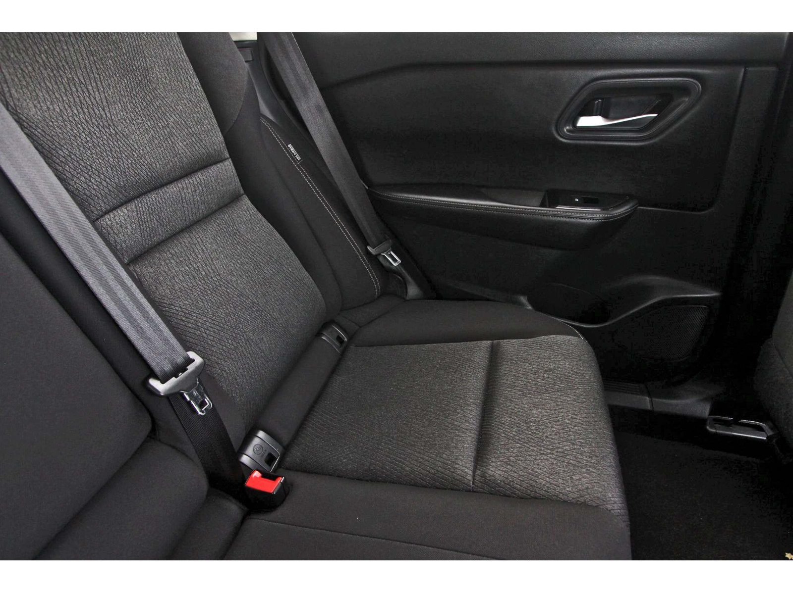 Used 2024 Nissan Rogue SV FWD image 16