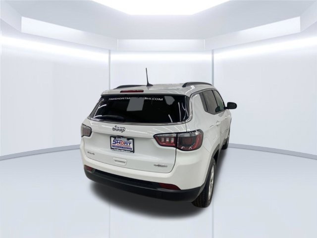 Used 2024 Jeep Compass Latitude AWD/4WD image 4