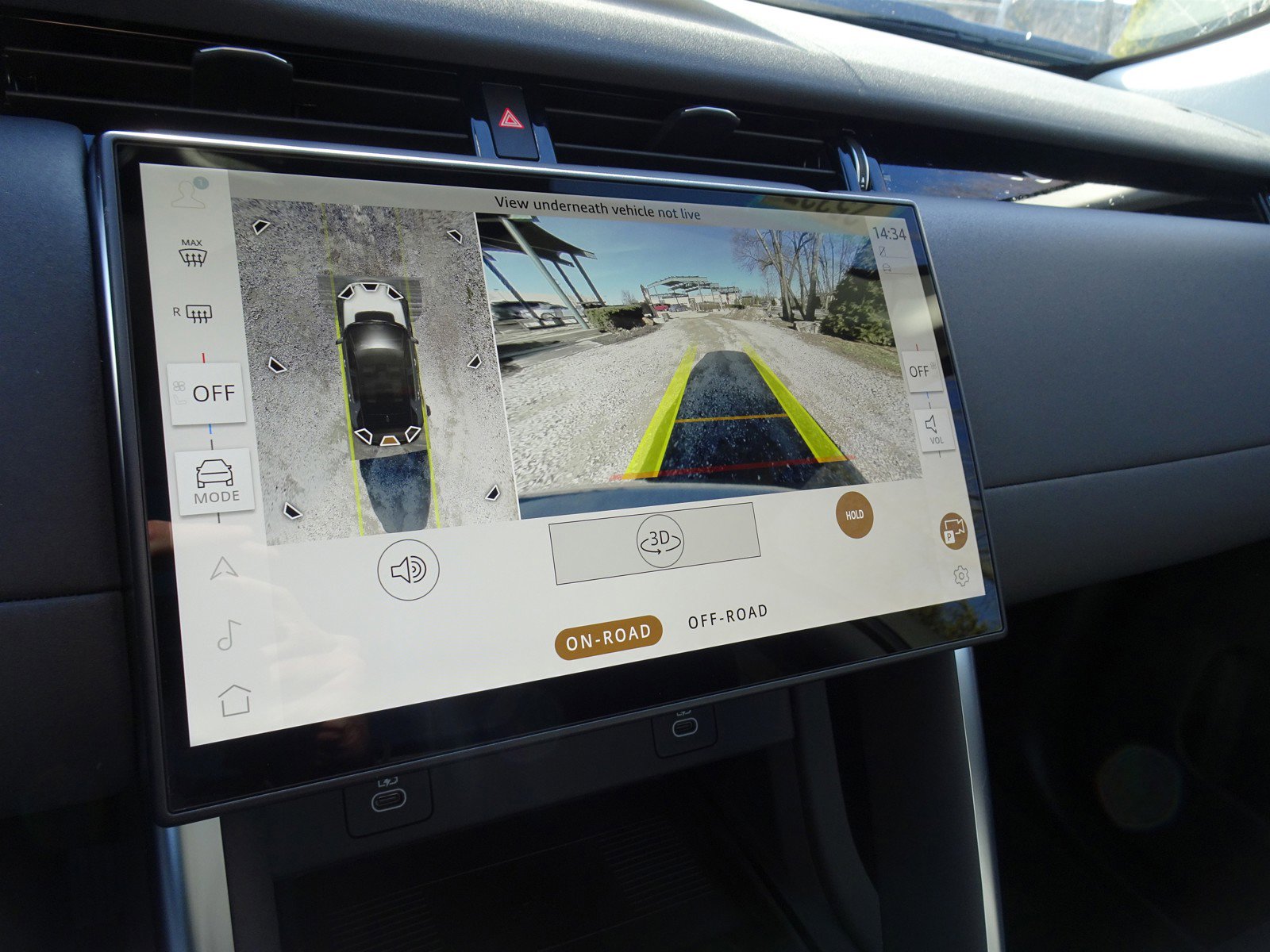 New 2025 Land Rover Discovery Sport S image 4