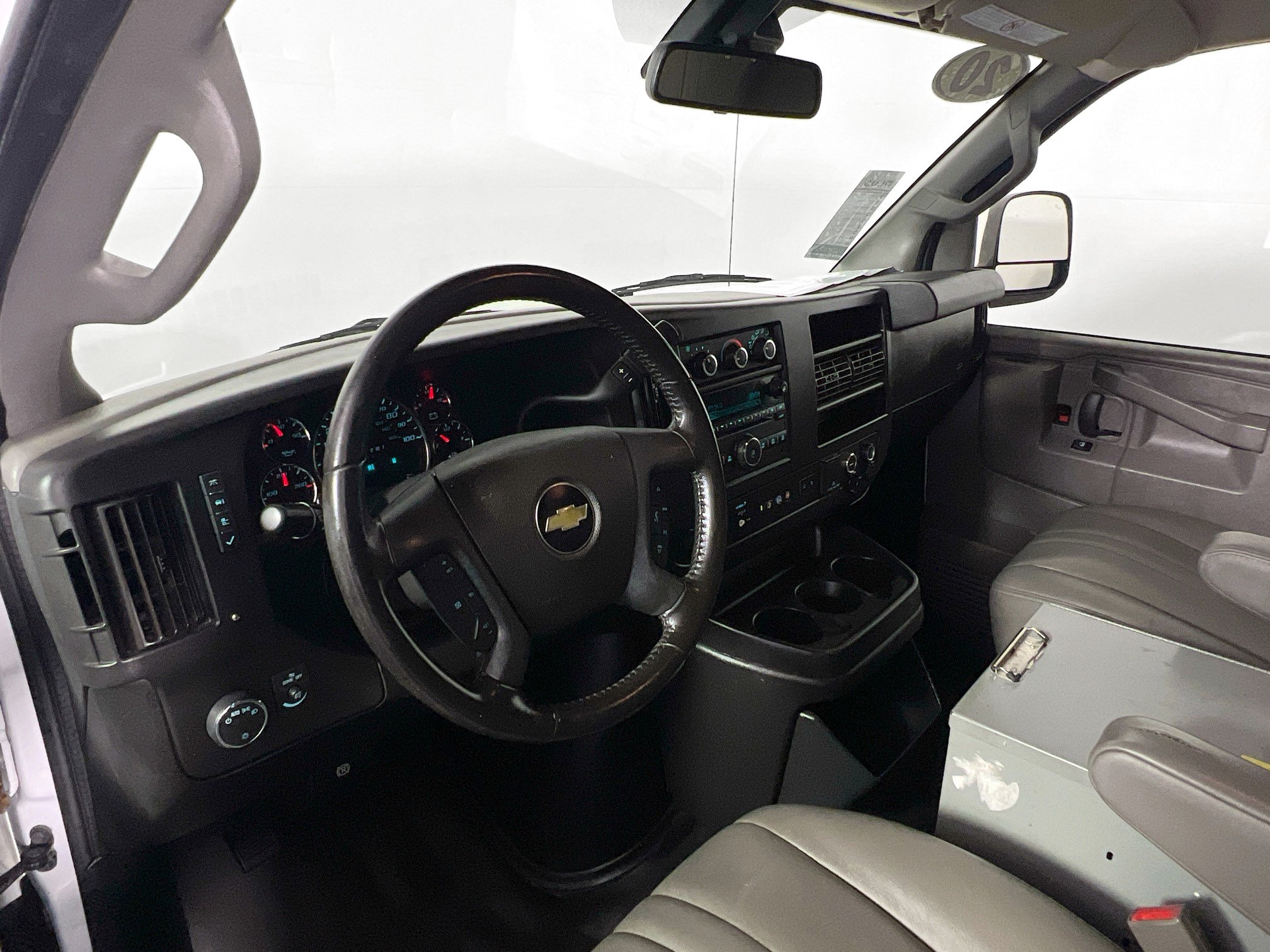 Used 2020 Chevrolet Express 3500 Extended w/ Driver Convenience Package RWD image 27