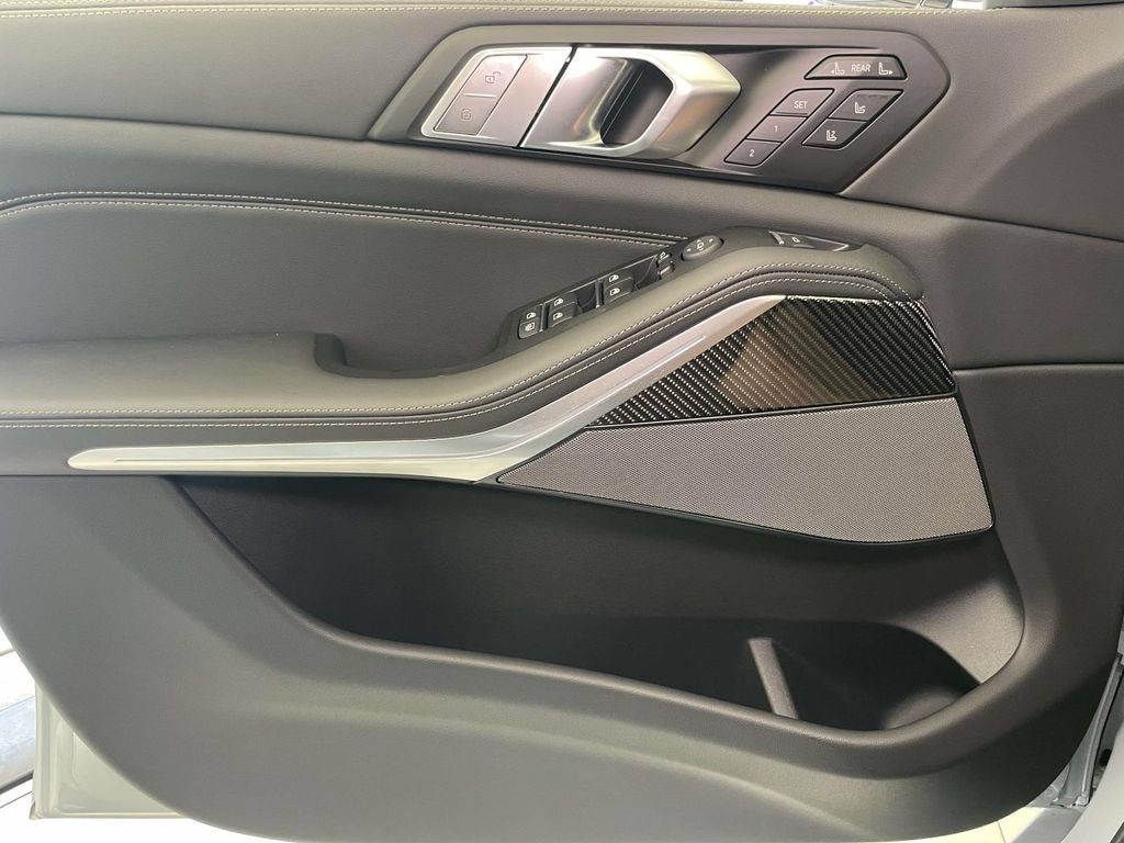 New 2027 BMW X7 M60i AWD/4WD image 30