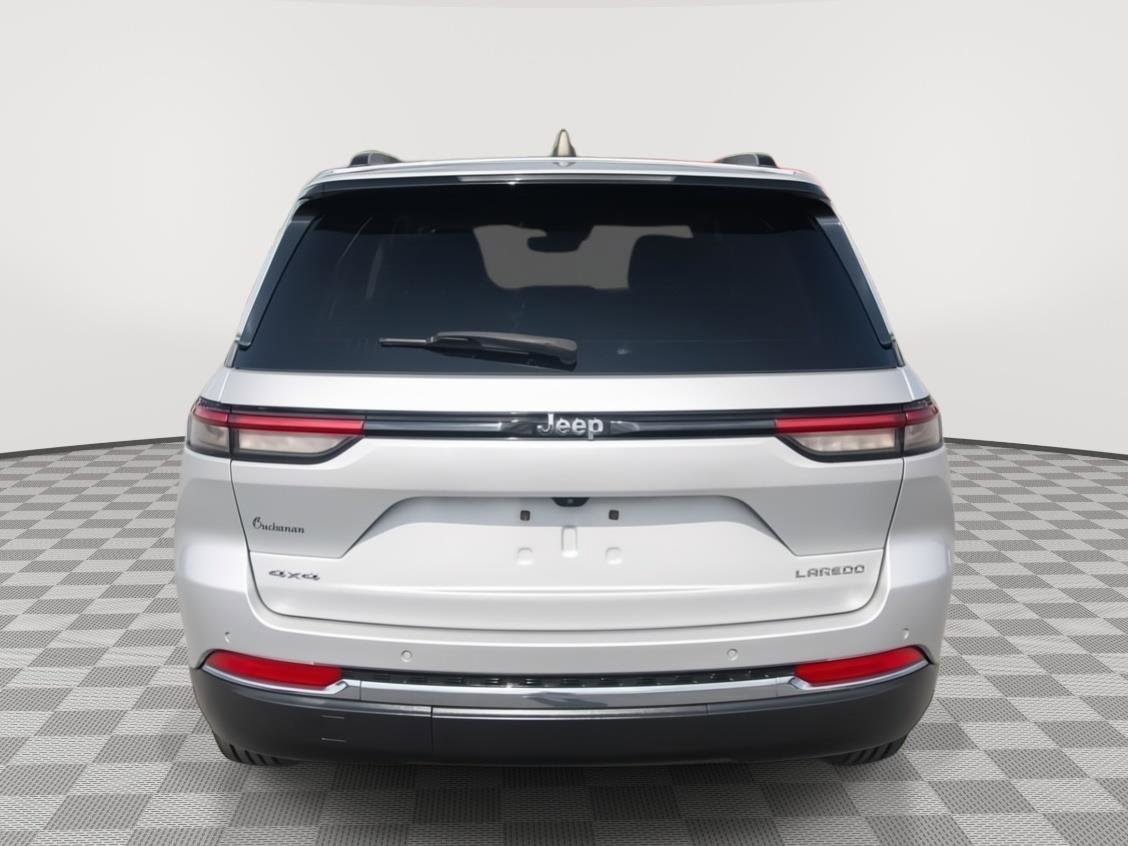 Used 2023 Jeep Grand Cherokee Laredo image 20