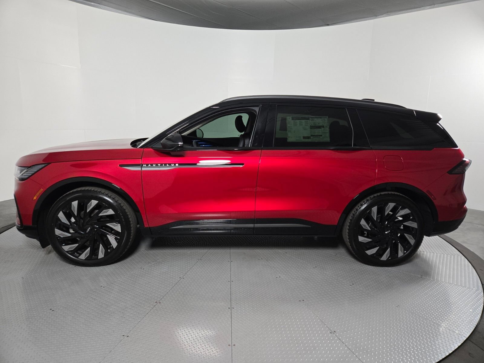 New 2026 Lincoln Nautilus Reserve w/ Jet Appearance Package AWD/4WD image 8