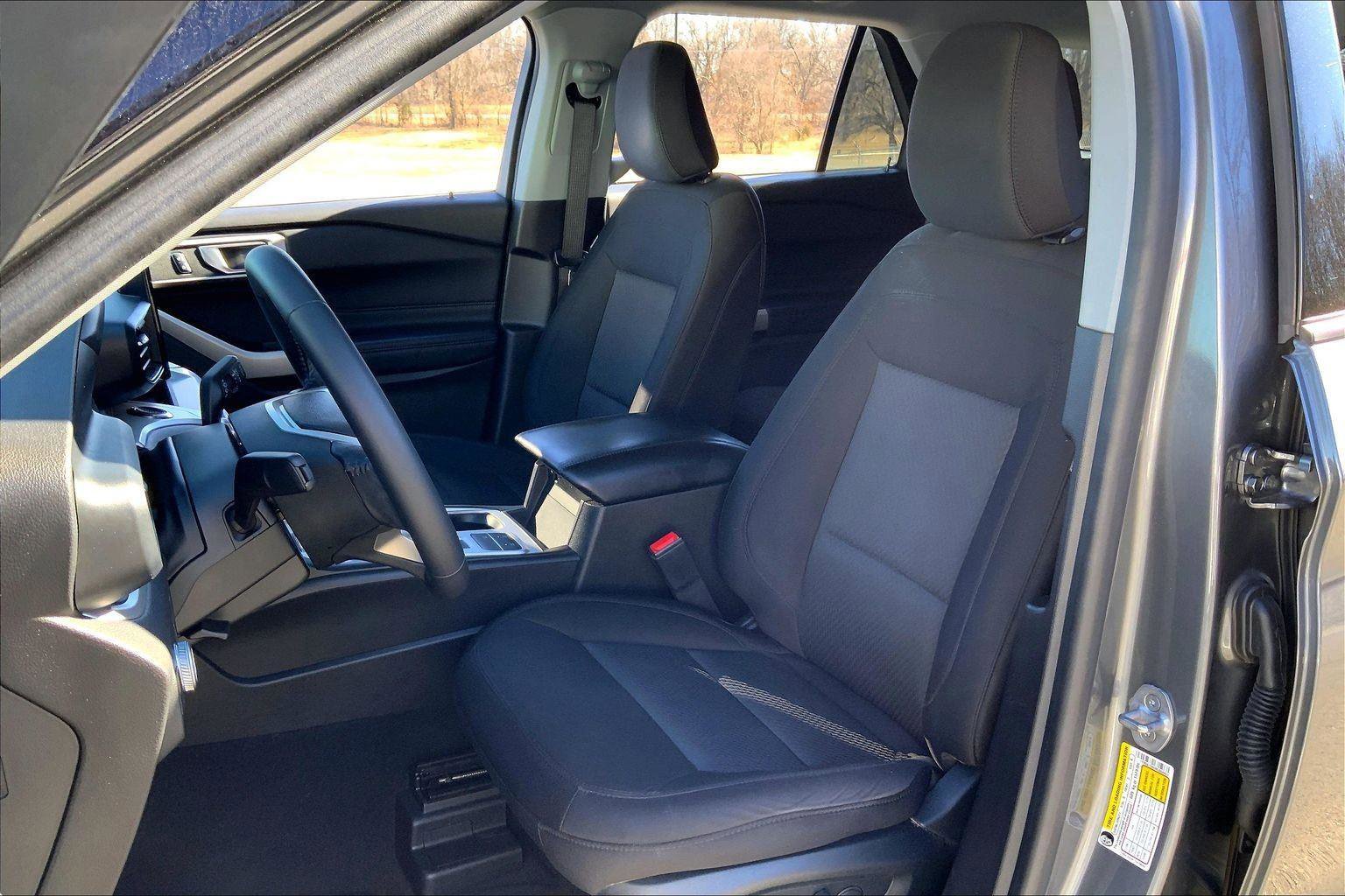 Used 2022 Ford Explorer XLT image 19