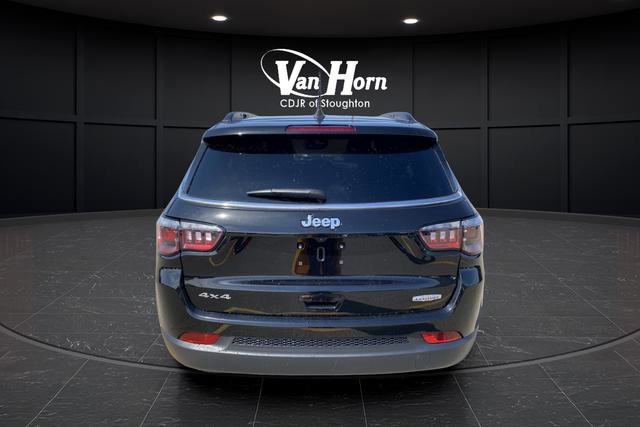 New 2025 Jeep Compass Latitude w/ Sun & Sound Group image 12