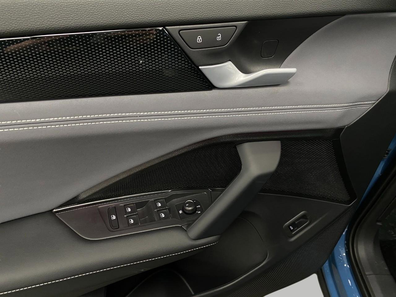 New 2026 Volkswagen Tiguan SE image 28