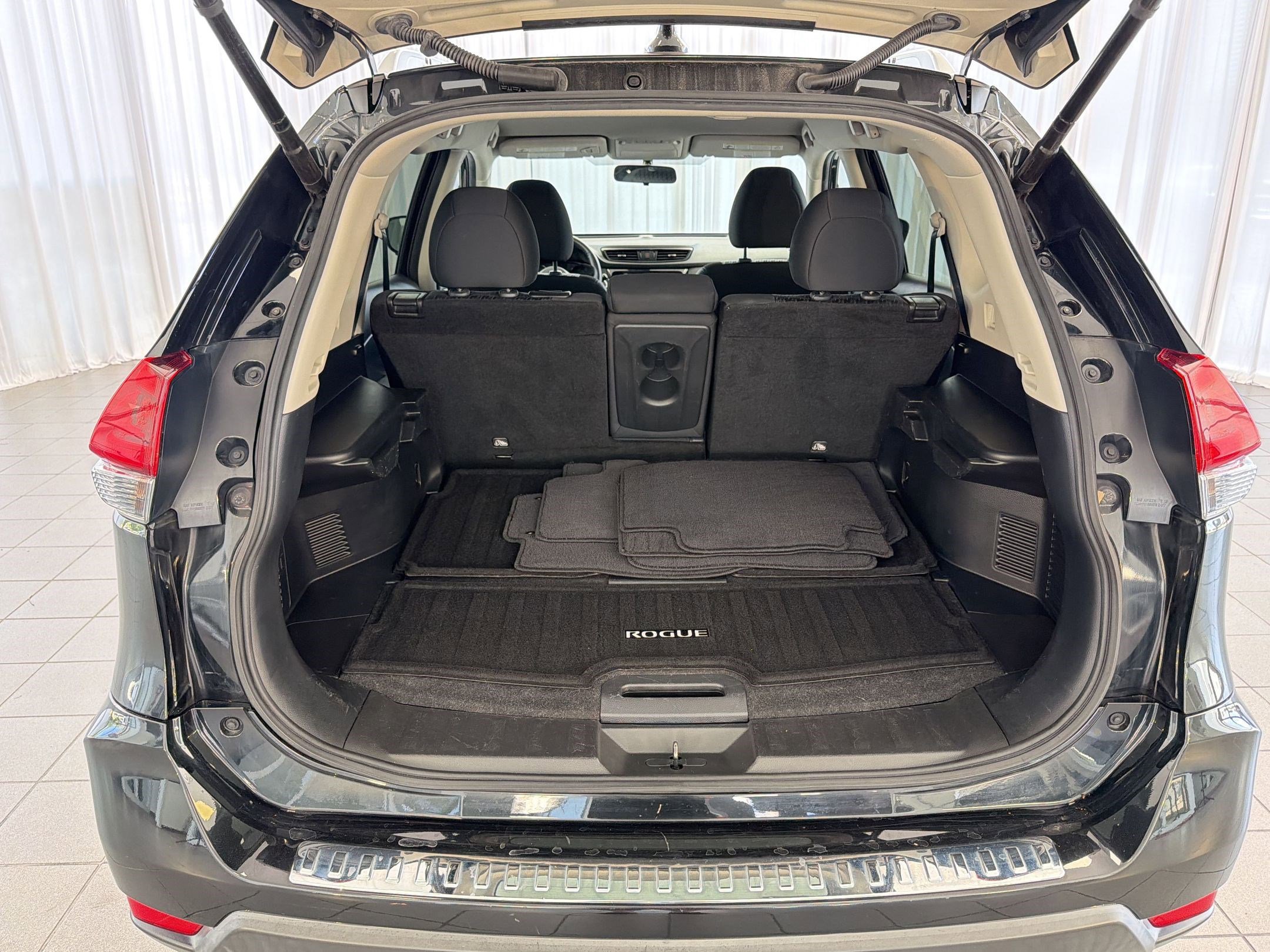 Used 2018 Nissan Rogue SV w/ Premium Package AWD/4WD image 33