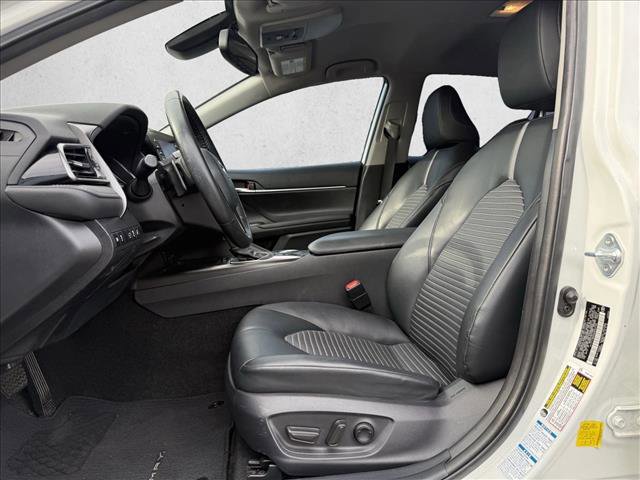 Used 2022 Toyota Camry SE w/ Cold Weather Package image 10