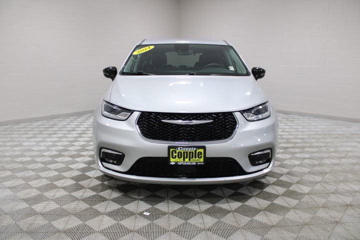 Used 2024 Chrysler Pacifica Touring-L image 6