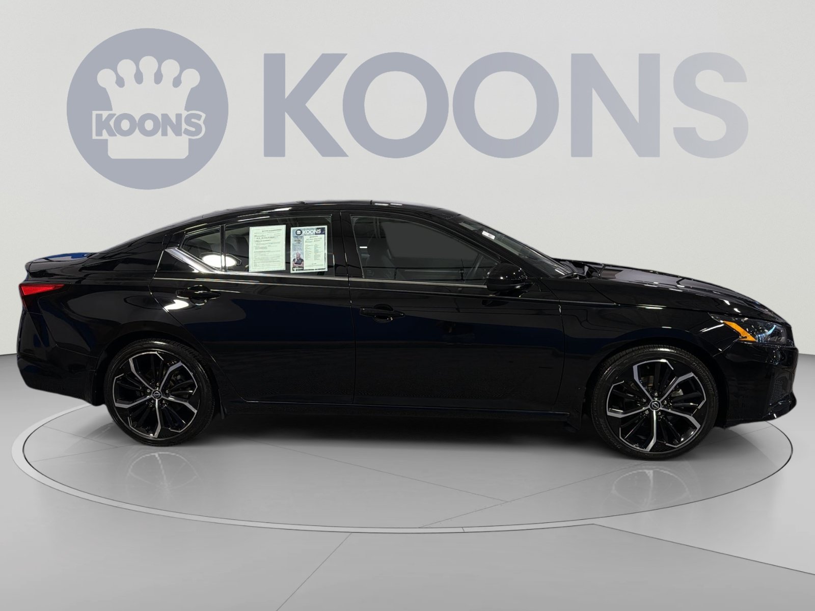 Used 2023 Nissan Altima 2.5 SR FWD image 8