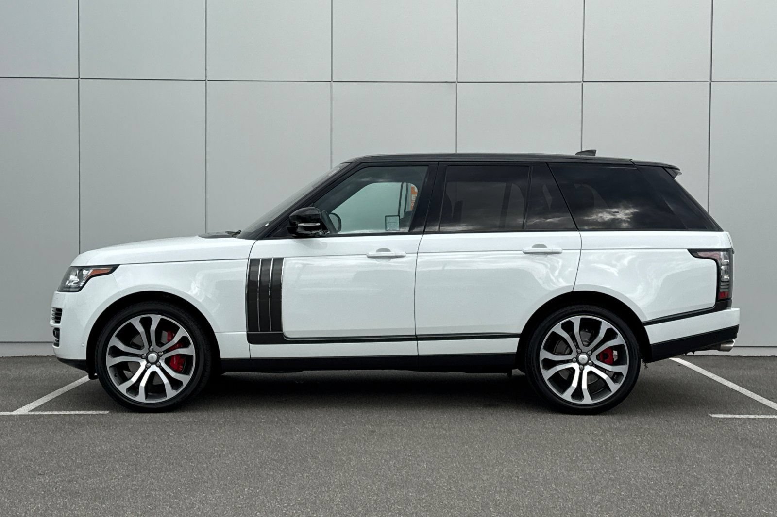 Used 2017 Land Rover Range Rover SV Autobiography Dynamic AWD/4WD image 2