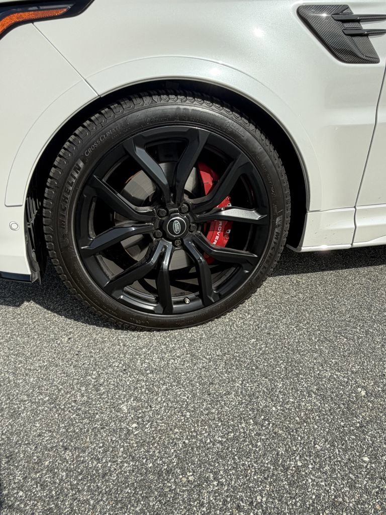 Used 2021 Land Rover Range Rover Sport SVR image 12