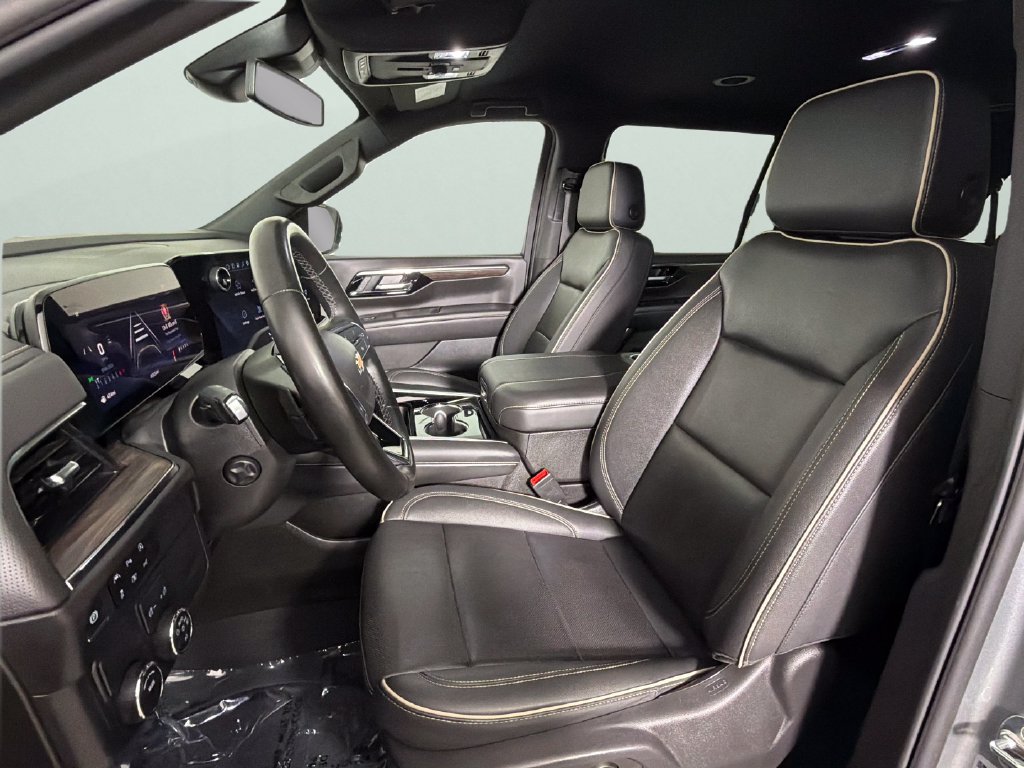 Certified 2025 Chevrolet Suburban Premier RWD image 18