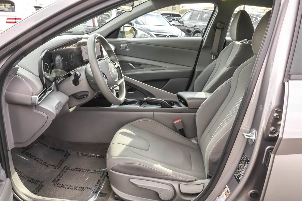 Used 2024 Hyundai Elantra SEL FWD image 6