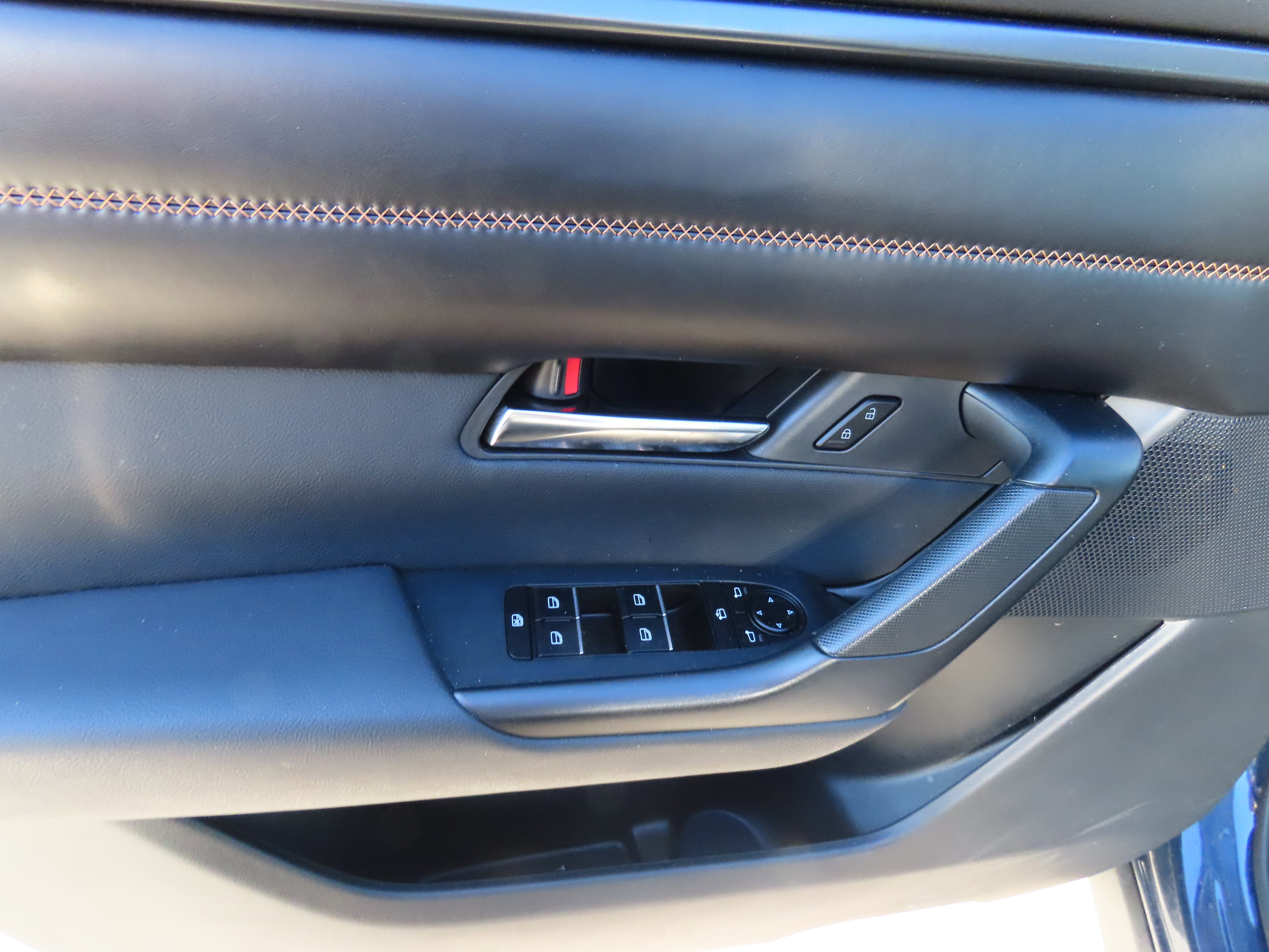 Used 2025 MAZDA CX-50 AWD 2.5 S w/ Premium Plus Pkg image 24