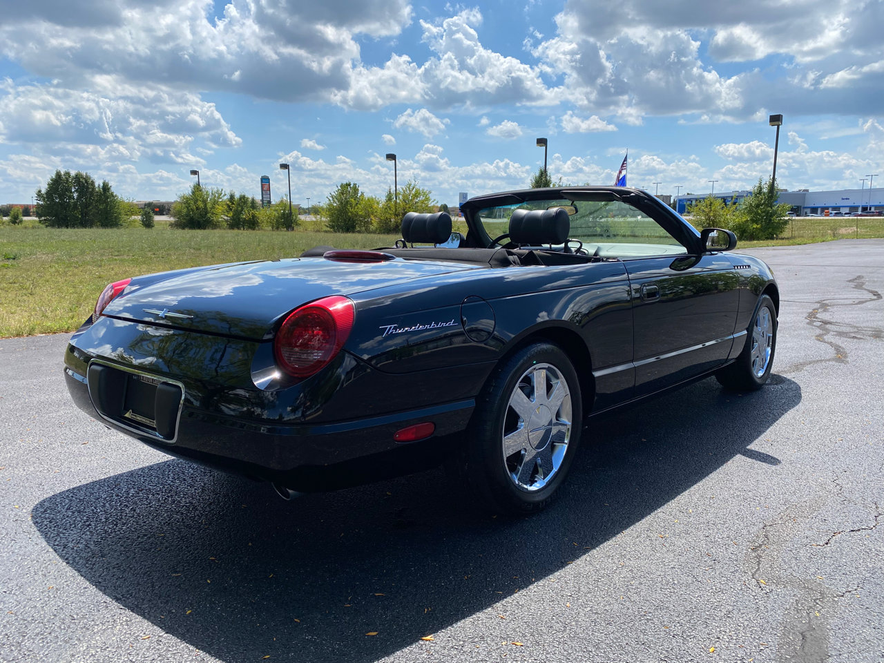 Used 2002 Ford Thunderbird Deluxe image 9