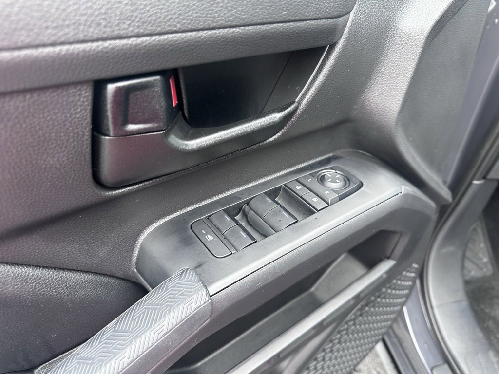 Used 2025 Toyota Tacoma SR5 image 4