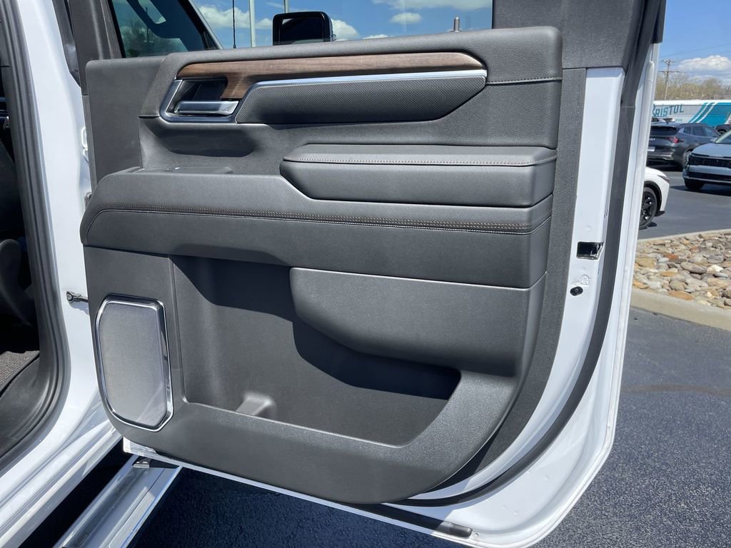 Used 2024 Chevrolet Silverado 2500 High Country w/ High Country Premium Package image 24