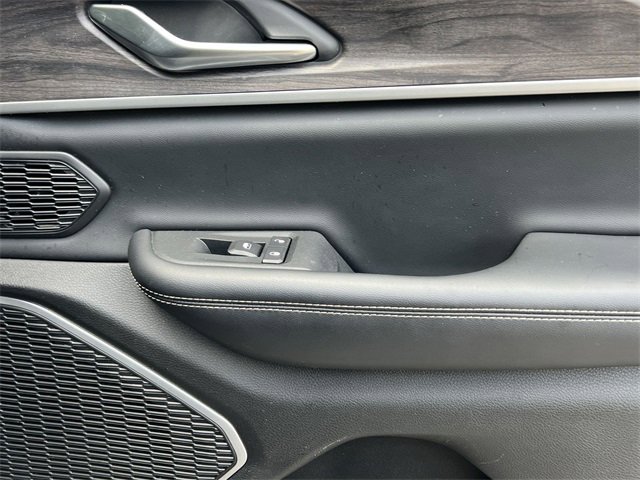 Used 2022 Jeep Grand Cherokee Limited 4xe image 39