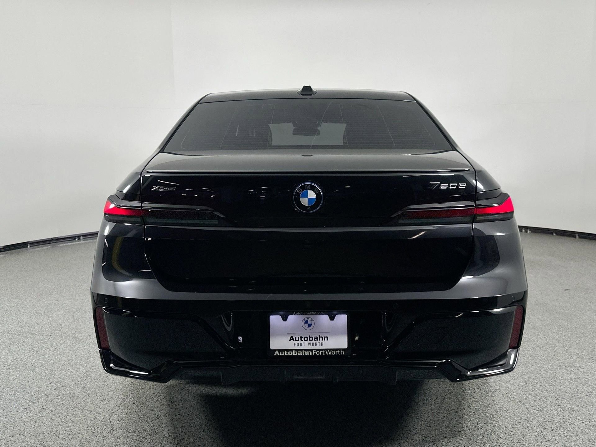 New 2026 BMW 750e xDrive w/ Executive Package image 5