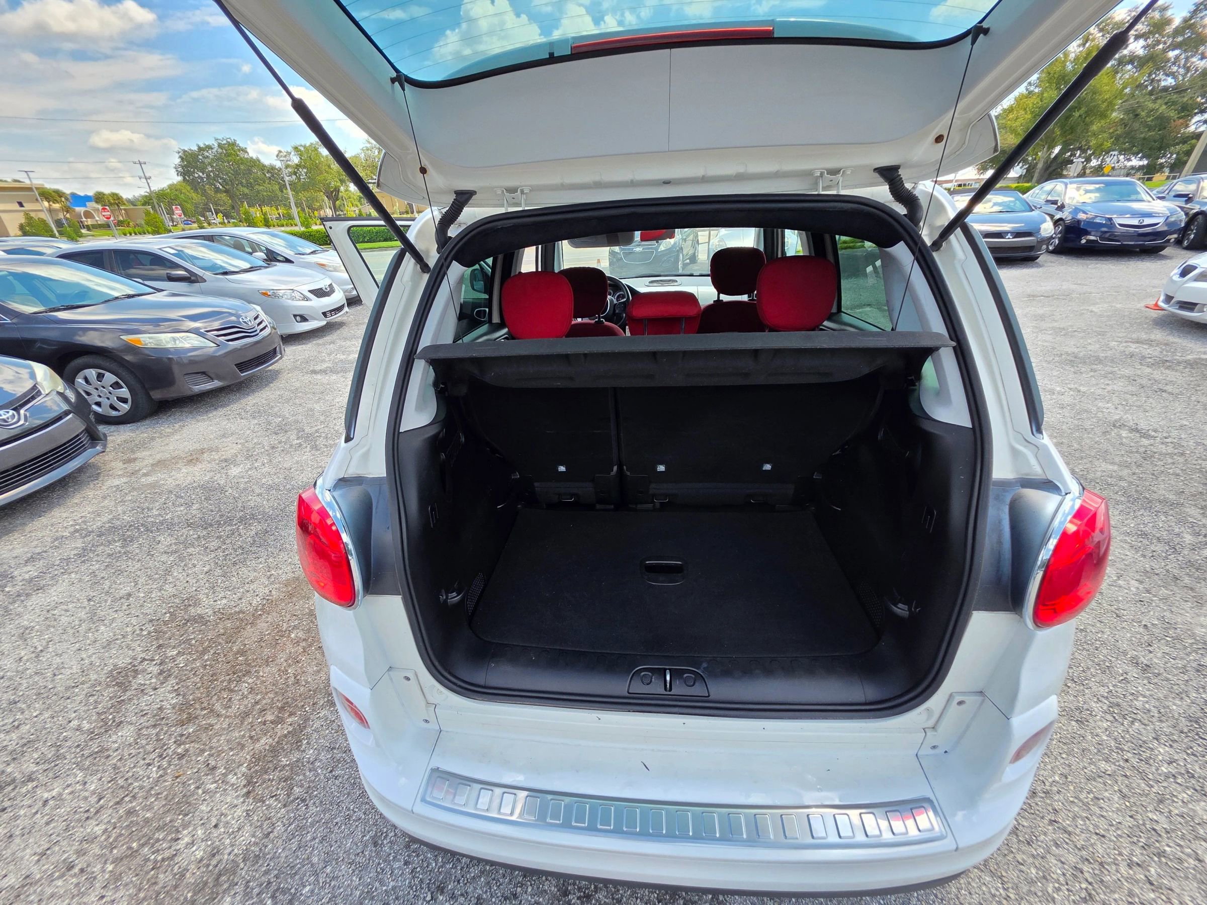 Used 2015 FIAT 500L Pop image 22