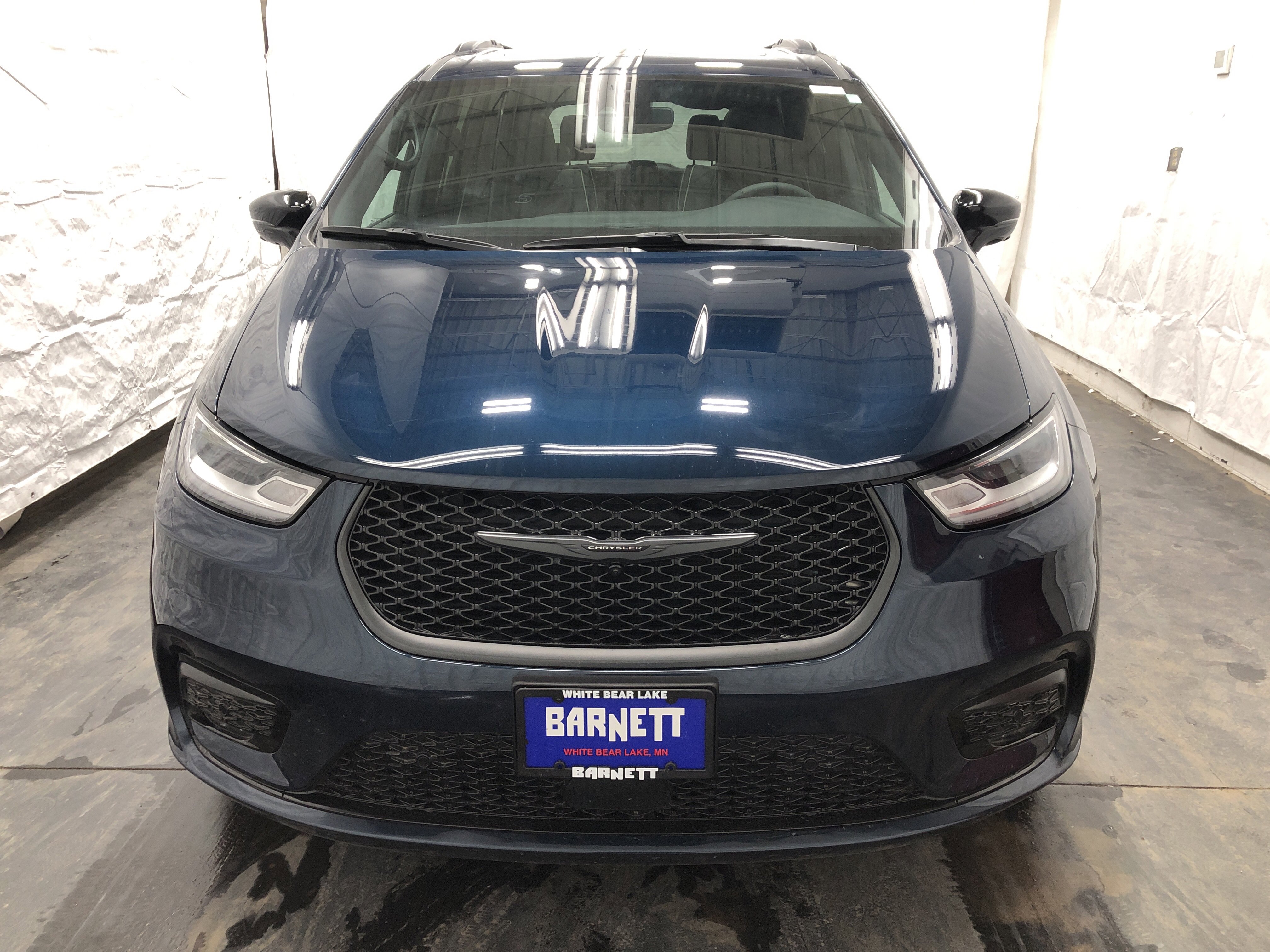 Certified 2025 Chrysler Pacifica Limited FWD image 7