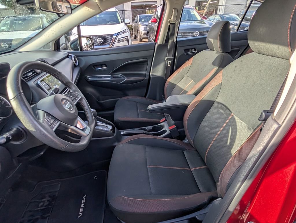 Certified 2022 Nissan Versa SR w/ Trunk Package image 9