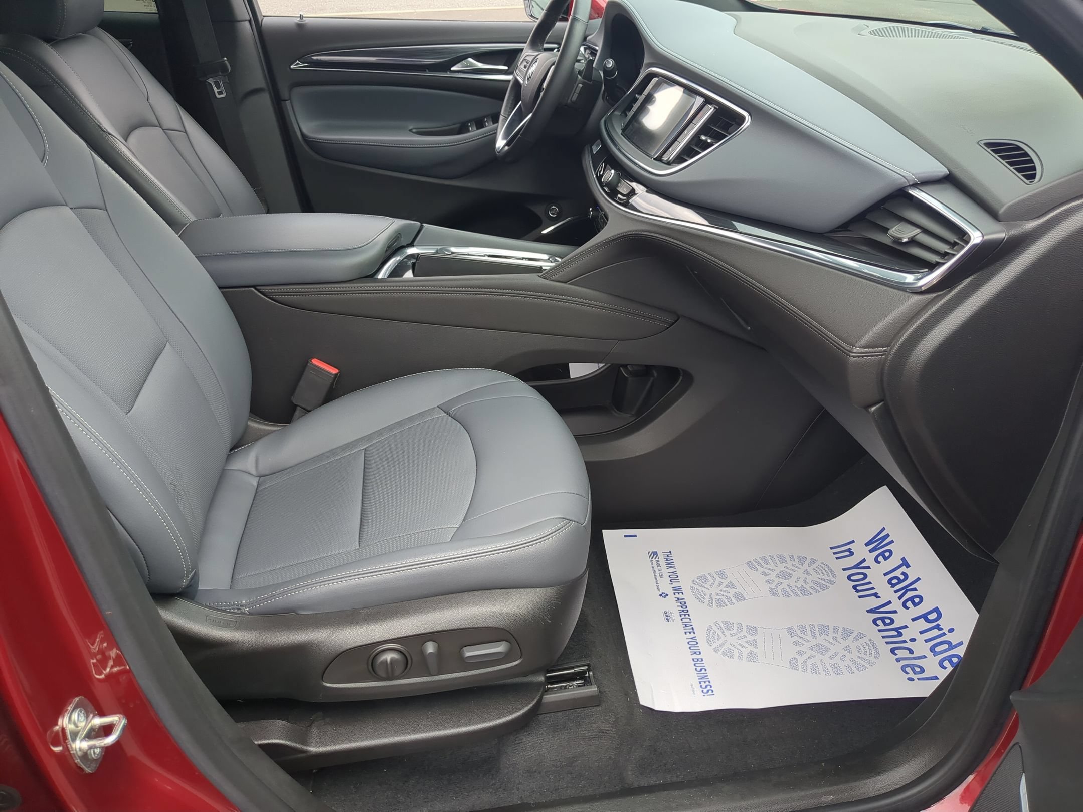 Used 2023 Buick Enclave Essence w/ Sport Touring Edition FWD image 26