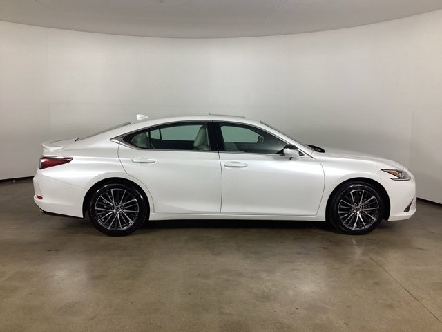 Used 2024 Lexus ES 350 w/ Premium Package FWD image 4