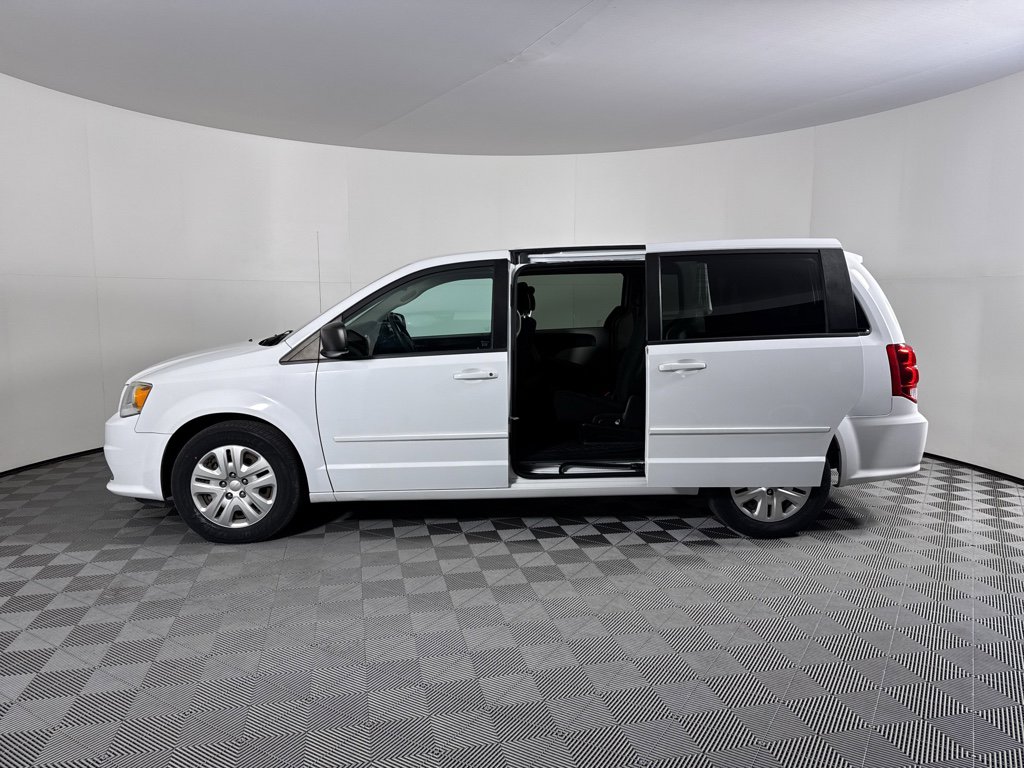 Used 2016 Dodge Grand Caravan SE w/ Quick Order Package 29E SE image 7