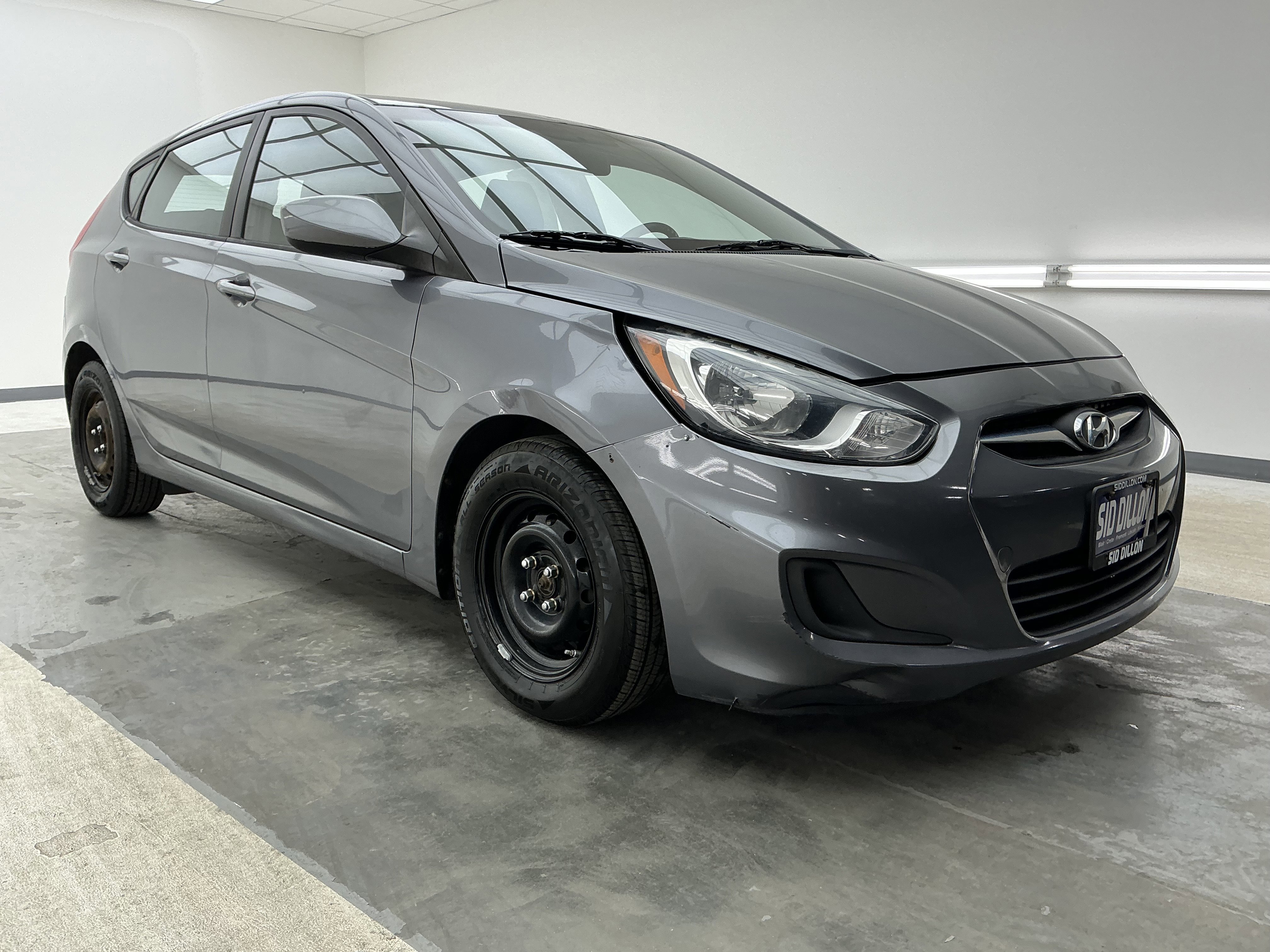 Used 2014 Hyundai Accent GS image 3