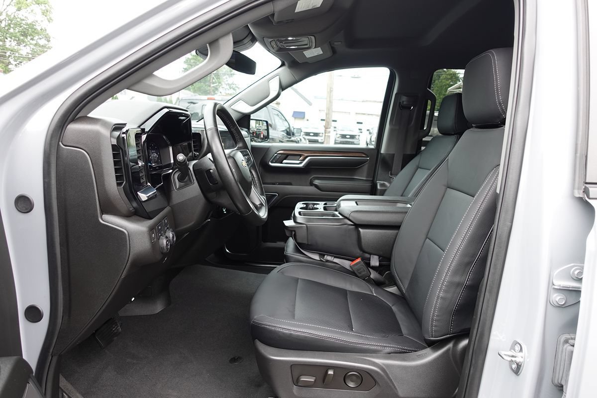 Used 2024 Chevrolet Silverado 1500 LT AWD/4WD image 15