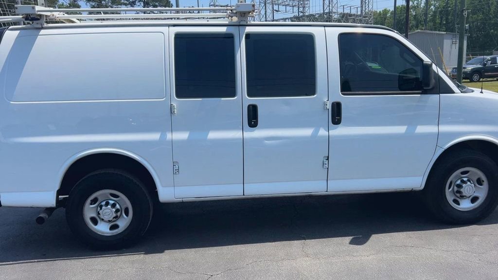 Used 2019 Chevrolet Express 2500 w/ Driver Convenience Package RWD image 9