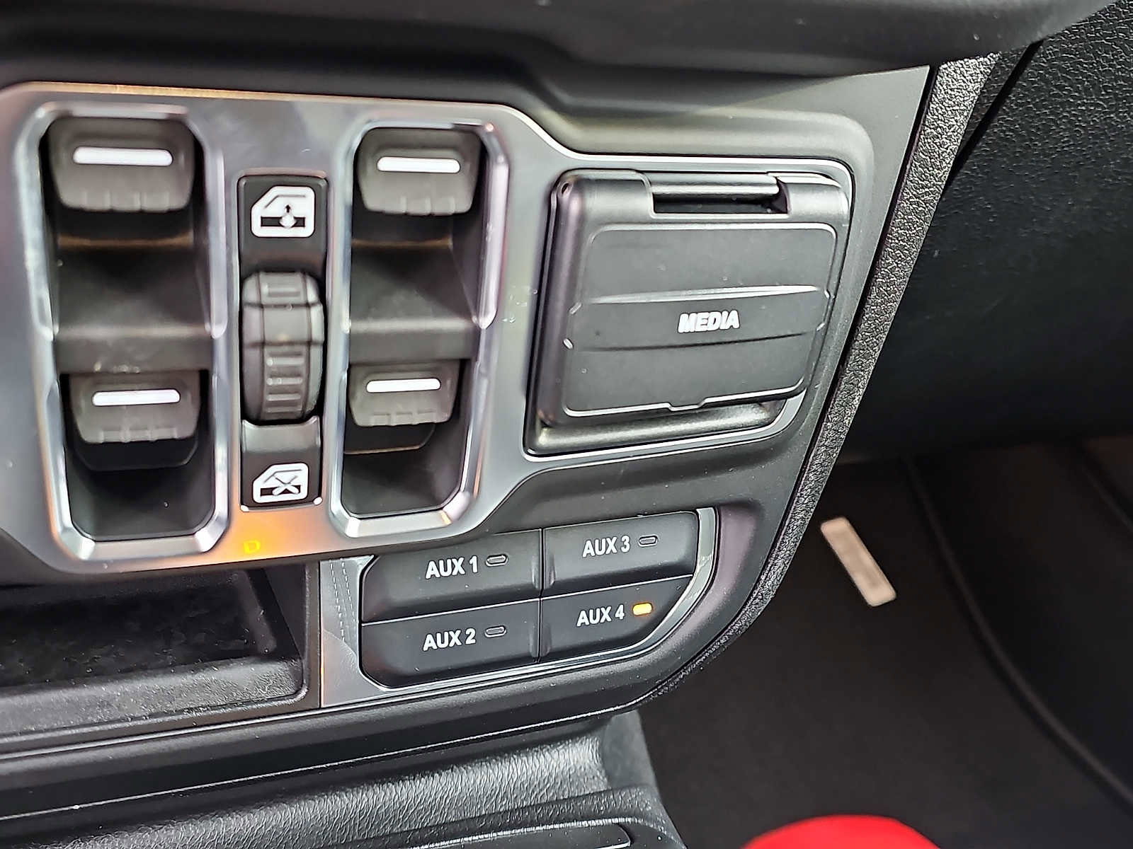 New 2026 Jeep Wrangler Unlimited Sahara AWD/4WD image 16