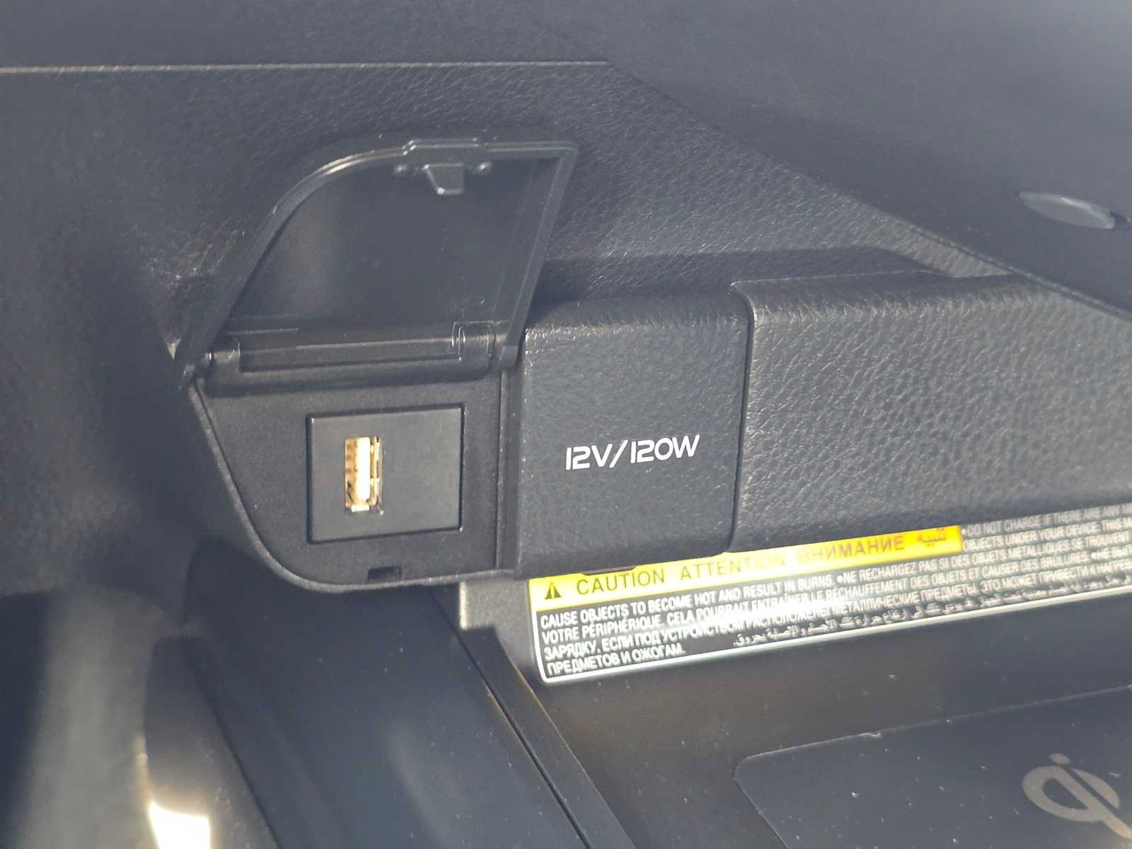 Used 2020 Toyota Camry XSE FWD image 30